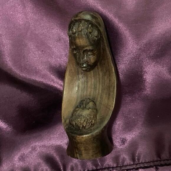 Blessed Virgin Mother Mary Baby Jesus VINTAGE Hand Carved Wood Sculpture 5" - Picture 4 of 10